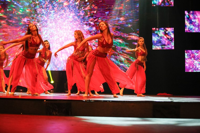 Tribe Dance Hold Your Dream 